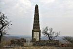 Colenso - Inniskilling Hill Monument with Colenso behind (3)