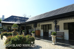 Newstead swimming pool and yard (1)