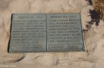 dundee-indumeni-wenkommando-pass-memorial-above-road-behind-fence-s28-13-427-e30-11-289-3