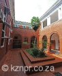 glenwood-high-school-courtyard
