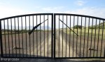 isandlwana-main-entrance-gate-s28-20-52-e-30-39-22-elev-1220m-6