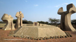 Platrand Burgher Monument  - upreaching hands (4)