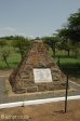 ladysmith-caesars-camp-manchester-rifle-brigade-monuments-and-graves-s-28-35-376-e29-47-007-elev-1134m-5